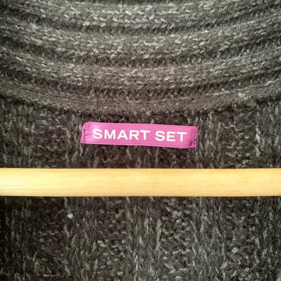 Smart Set Short Sleeve Sweater - Picture 3 of 6